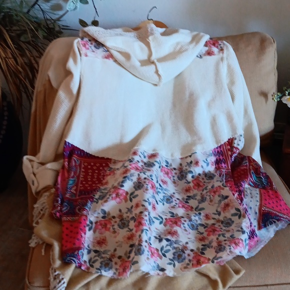 POL Multicolor Textured Fabric Hooded Sweater Jacket - Picture 7 of 10